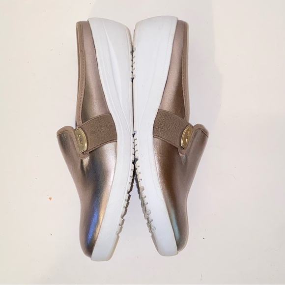 Anne Klein AK Sport Bronze Metallic Slip On Wedge Slides Mules - Picture 11 of 16